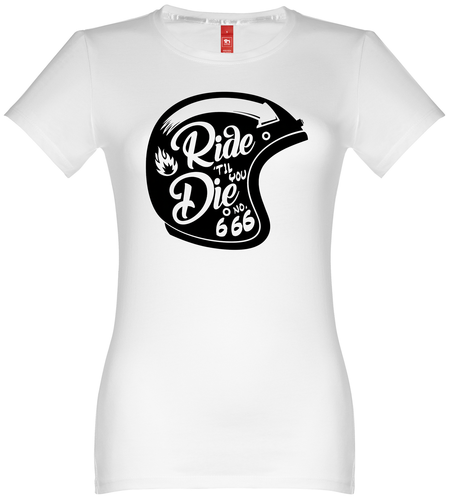 T-shirt manga curta branca.