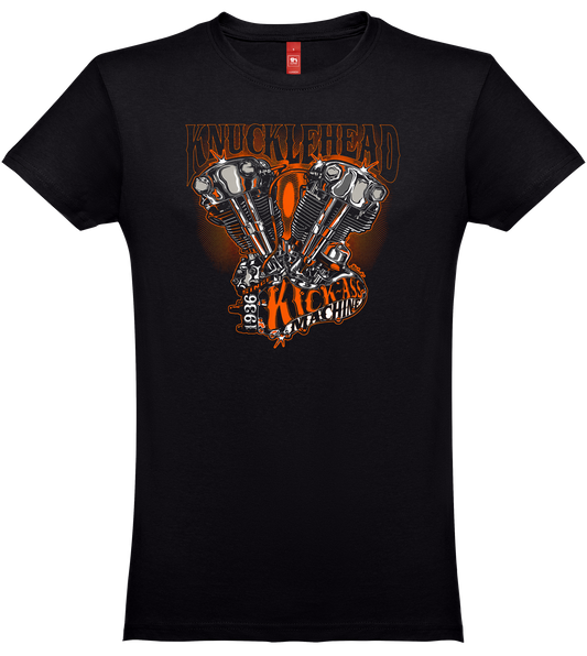 T-shirt manga curta preta.