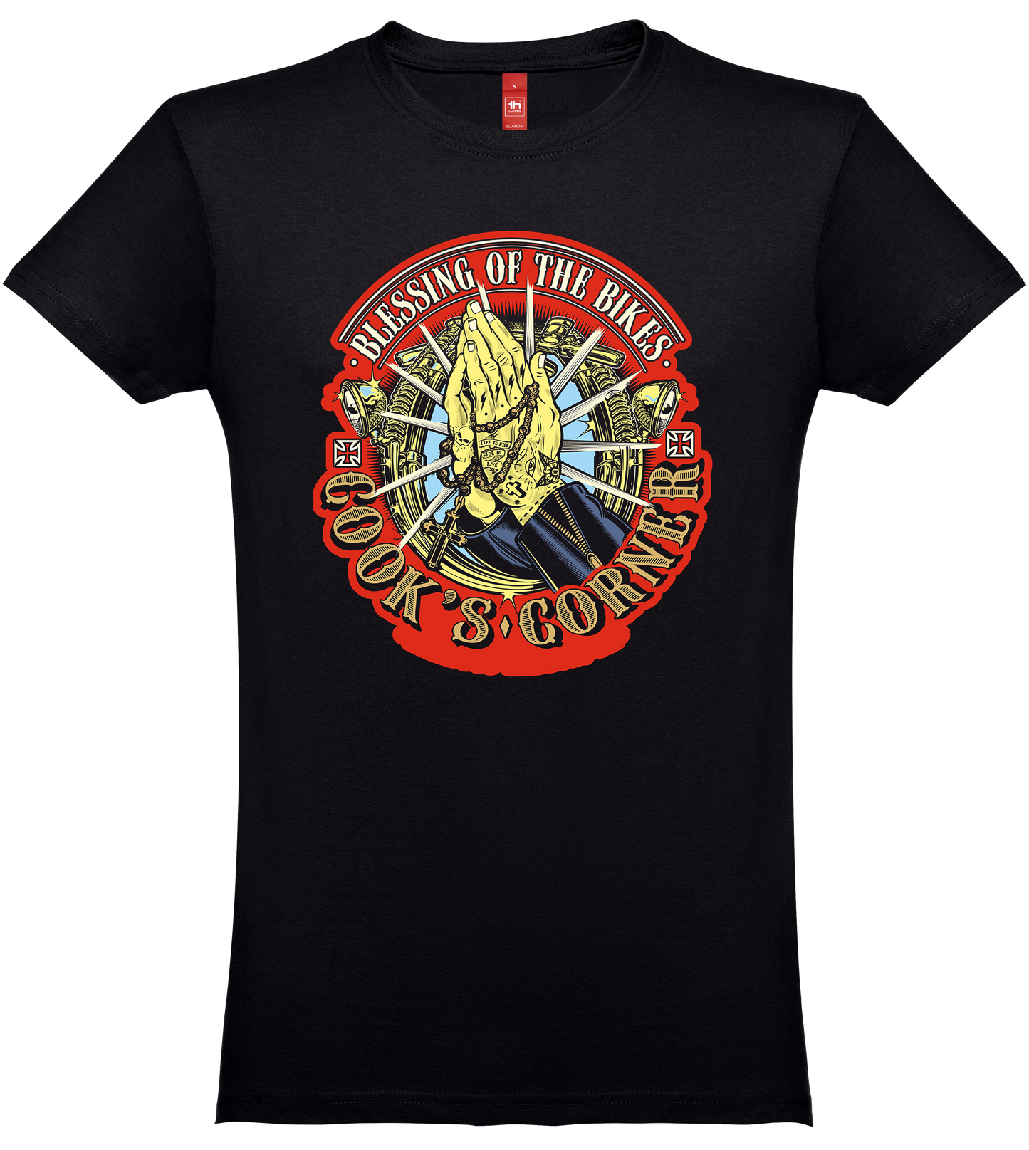 T-shirt manga curta preta.